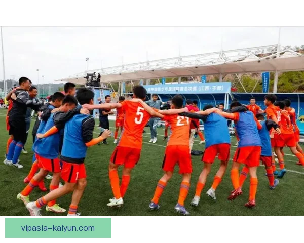 夸尔塔展现出持续提升的足球潜力,备受关注的年轻球员引发讨论 夸尔塔展现出持续提升的足球潜力,备受关注的年轻球员引发讨论